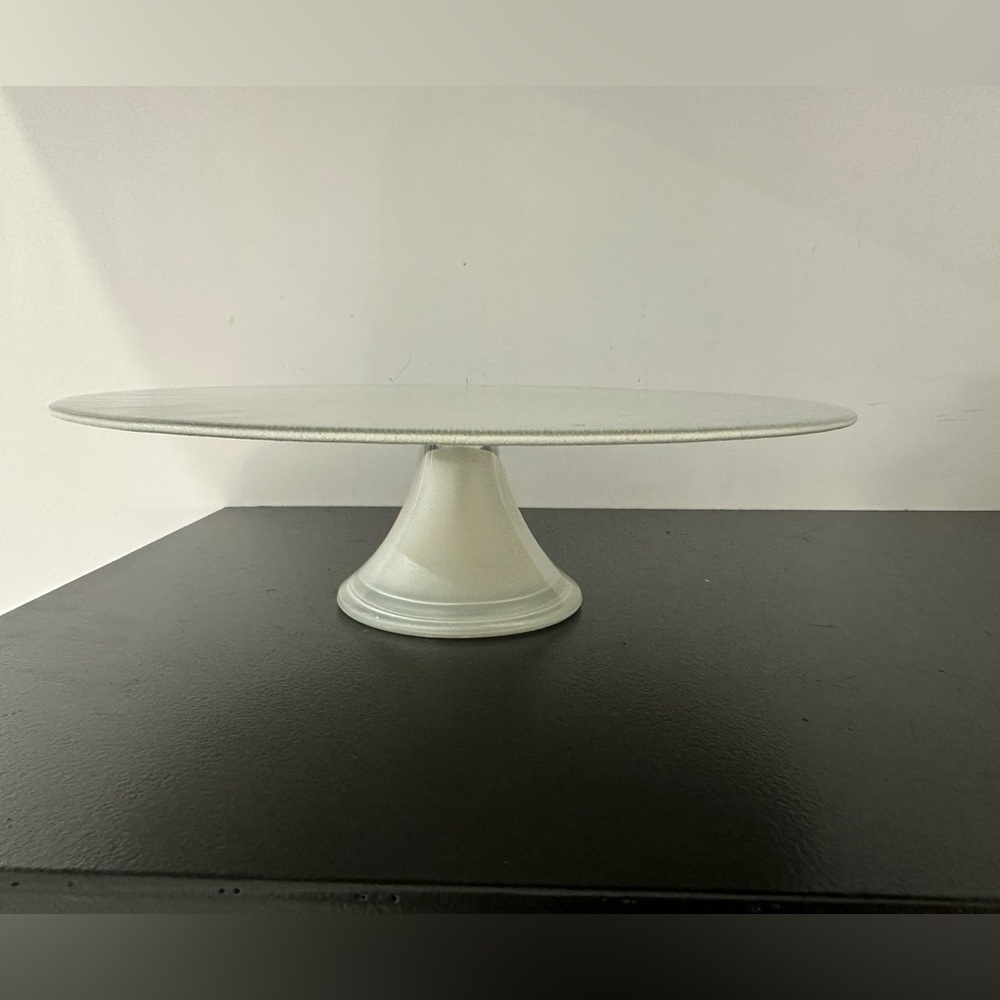 BEAUTIFUL AND ELEGAN WHITE AND SILVER CRYSTAL CAKE STAND, HOME DECORATION OF 11”